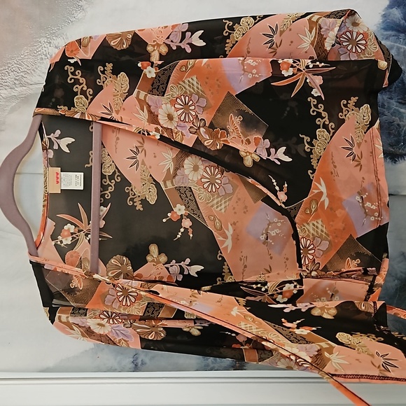 Kimono style Blouse - Picture 2 of 8